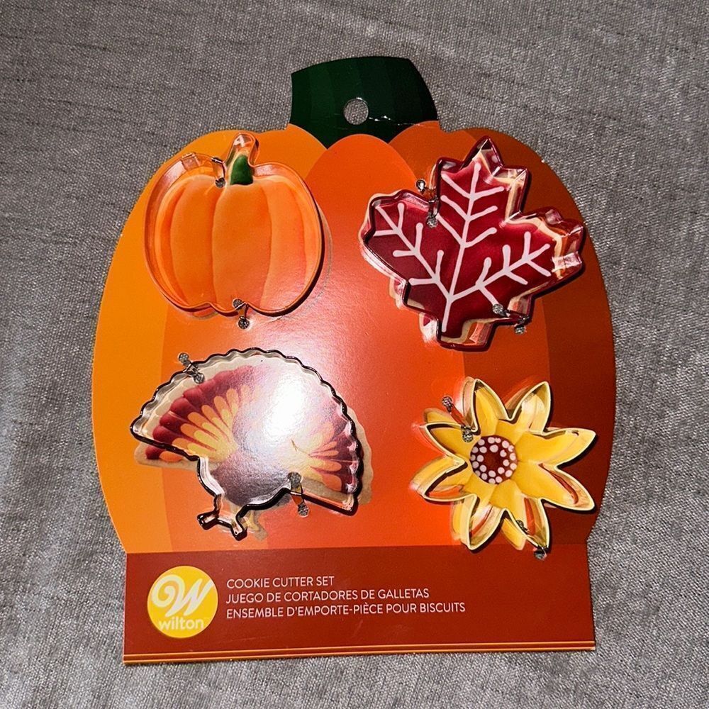 Wilton Fall 🍁 Cookie Cutter Set!